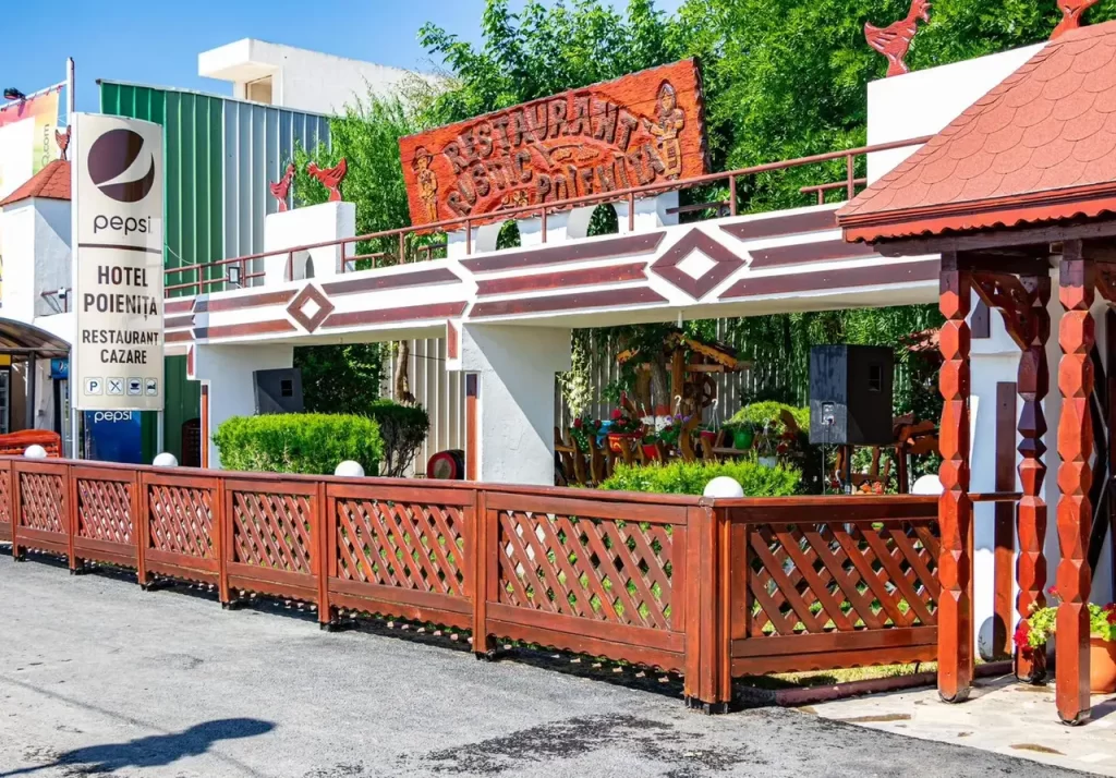 fatada-restaurant-restaurant-complex-poienita-costinesti-02
